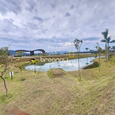 Terreno com 360m², no bairro Beira Rio em Biguaçu