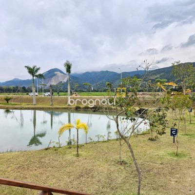 Terreno com 360m², no bairro Beira Rio em Biguaçu