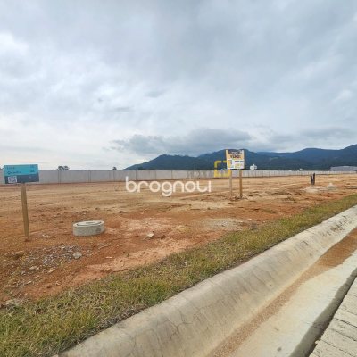 Terreno com 360m², no bairro Beira Rio em Biguaçu