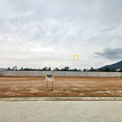 Terreno com 360m², no bairro Beira Rio em Biguaçu