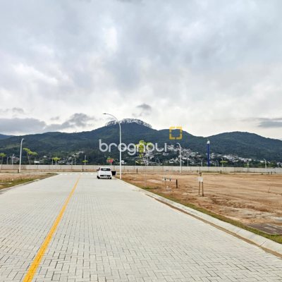 Terreno com 360m², no bairro Beira Rio em Biguaçu