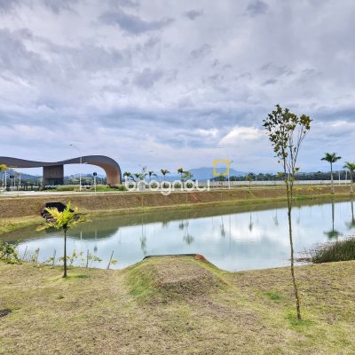 Terreno com 360m², no bairro Beira Rio em Biguaçu