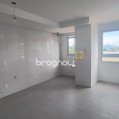 Apartamento com 79m², 2 quartos (sendo 1 suíte), 1 garagem, no bairro Coqueiros em Florianópolis