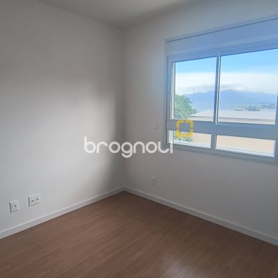 Apartamento com 79m², 2 quartos (sendo 1 suíte), 1 garagem, no bairro Coqueiros em Florianópolis
