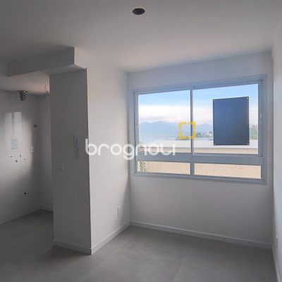 Apartamento com 79m², 2 quartos (sendo 1 suíte), 1 garagem, no bairro Coqueiros em Florianópolis