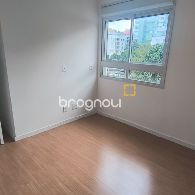 Apartamento com 79m², 2 quartos (sendo 1 suíte), 1 garagem, no bairro Coqueiros em Florianópolis