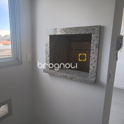 Apartamento com 79m², 2 quartos (sendo 1 suíte), 1 garagem, no bairro Coqueiros em Florianópolis