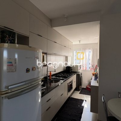 Apartamento com 68m², 2 quartos, 1 garagem, no bairro Areias em São José