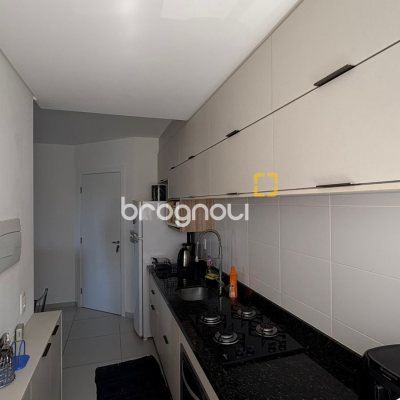 Apartamento com 68m², 2 quartos, 1 garagem, no bairro Areias em São José