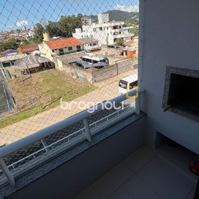 Apartamento com 68m², 2 quartos, 1 garagem, no bairro Areias em São José