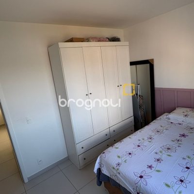 Apartamento com 68m², 2 quartos, 1 garagem, no bairro Areias em São José
