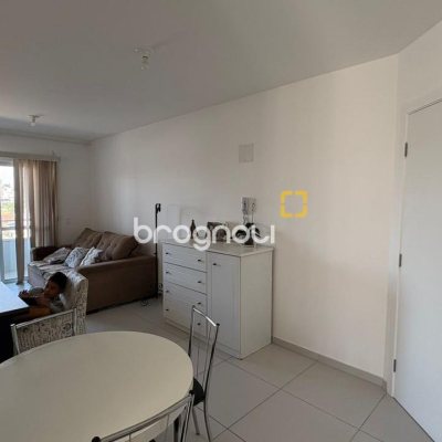Apartamento com 68m², 2 quartos, 1 garagem, no bairro Areias em São José
