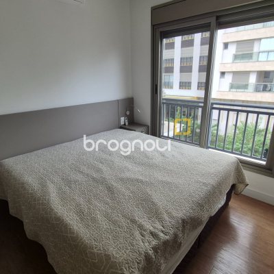 Apartamento com 105m², 3 quartos (sendo 3 suítes), 2 garagens, no bairro Jurerê em Florianópolis