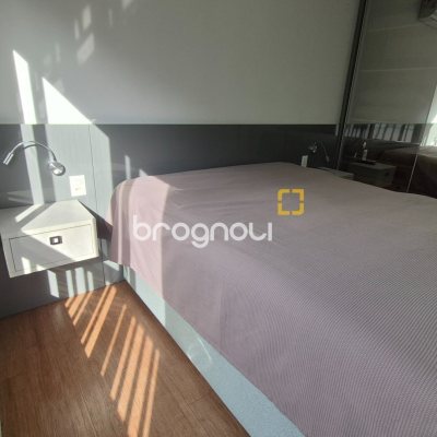 Apartamento com 105m², 3 quartos (sendo 3 suítes), 2 garagens, no bairro Jurerê em Florianópolis