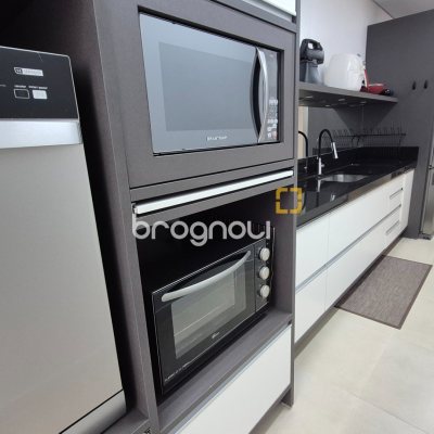 Apartamento com 105m², 3 quartos (sendo 3 suítes), 2 garagens, no bairro Jurerê em Florianópolis