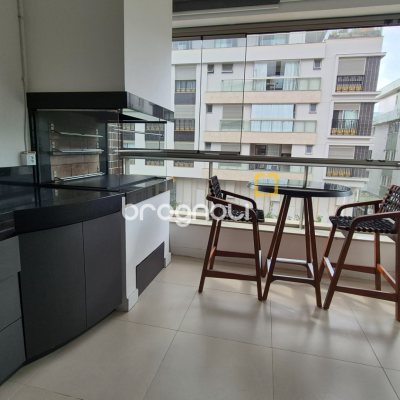 Apartamento com 105m², 3 quartos (sendo 3 suítes), 2 garagens, no bairro Jurerê em Florianópolis
