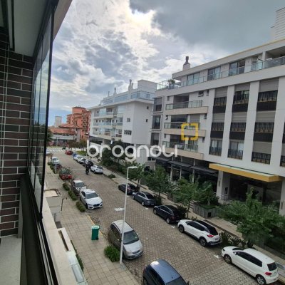 Apartamento com 105m², 3 quartos (sendo 3 suítes), 2 garagens, no bairro Jurerê em Florianópolis