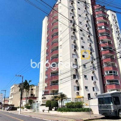 Apartamento com 114m², 3 quartos (sendo 1 suíte), 1 garagem, no bairro Estreito em Florianópolis