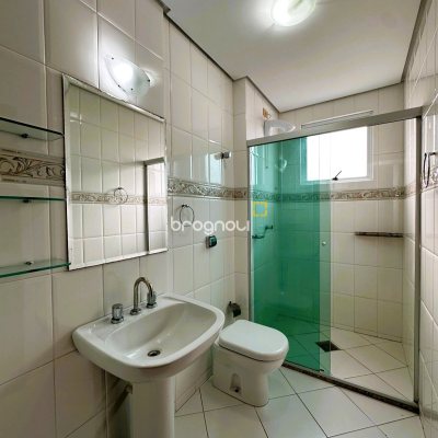 Apartamento com 114m², 3 quartos (sendo 1 suíte), 1 garagem, no bairro Estreito em Florianópolis