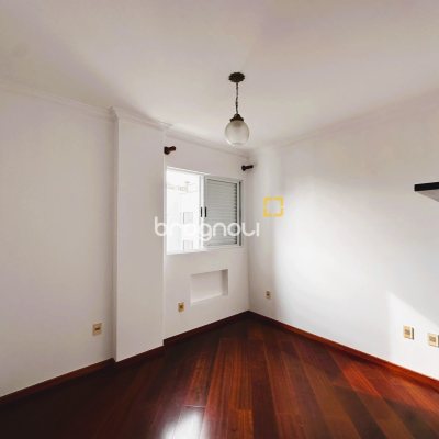 Apartamento com 114m², 3 quartos (sendo 1 suíte), 1 garagem, no bairro Estreito em Florianópolis