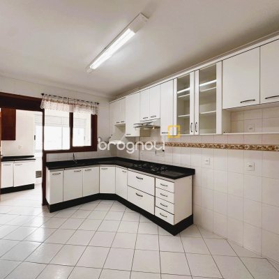 Apartamento com 114m², 3 quartos (sendo 1 suíte), 1 garagem, no bairro Estreito em Florianópolis