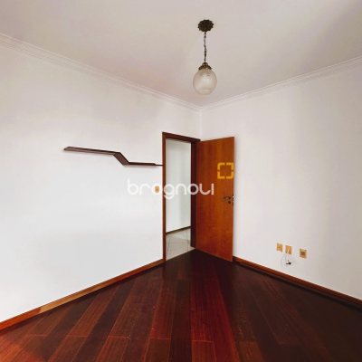 Apartamento com 114m², 3 quartos (sendo 1 suíte), 1 garagem, no bairro Estreito em Florianópolis