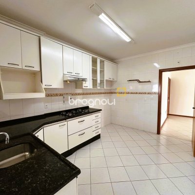 Apartamento com 114m², 3 quartos (sendo 1 suíte), 1 garagem, no bairro Estreito em Florianópolis