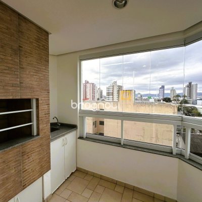 Apartamento com 114m², 3 quartos (sendo 1 suíte), 1 garagem, no bairro Estreito em Florianópolis