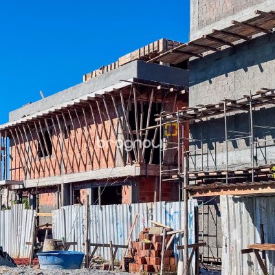 Casa com 125m², 2 quartos (sendo 2 suítes), 1 garagem, no bairro Ribeirão da Ilha em Florianópolis