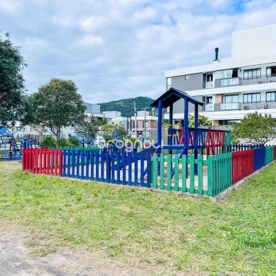 Casa com 125m², 2 quartos (sendo 2 suítes), 1 garagem, no bairro Ribeirão da Ilha em Florianópolis