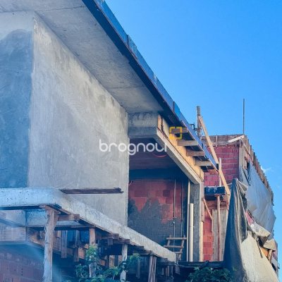 Casa com 125m², 2 quartos (sendo 2 suítes), 1 garagem, no bairro Ribeirão da Ilha em Florianópolis