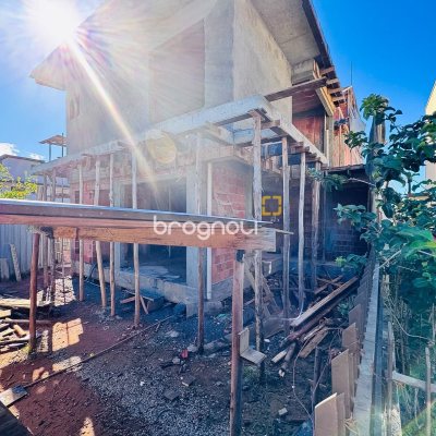 Casa com 125m², 2 quartos (sendo 2 suítes), 1 garagem, no bairro Ribeirão da Ilha em Florianópolis