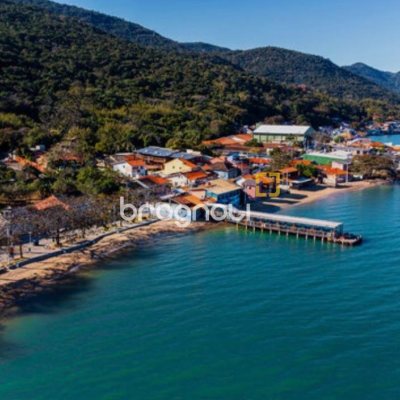 Casa com 125m², 2 quartos (sendo 2 suítes), 1 garagem, no bairro Ribeirão da Ilha em Florianópolis