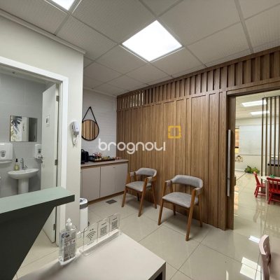 Sala com 37m², 1 garagem, no bairro Itacorubi em Florianópolis