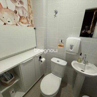 Sala com 37m², 1 garagem, no bairro Itacorubi em Florianópolis