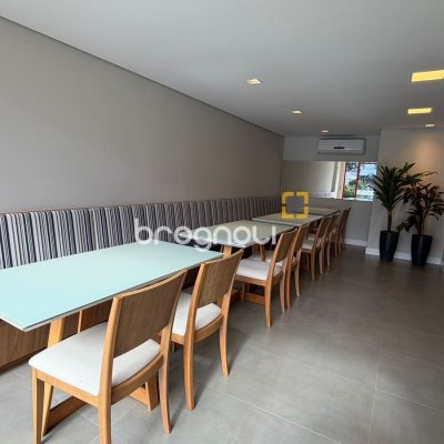 Apartamento com 75m², 2 quartos (sendo 1 suíte), 1 garagem, no bairro Praia Brava em Florianópolis