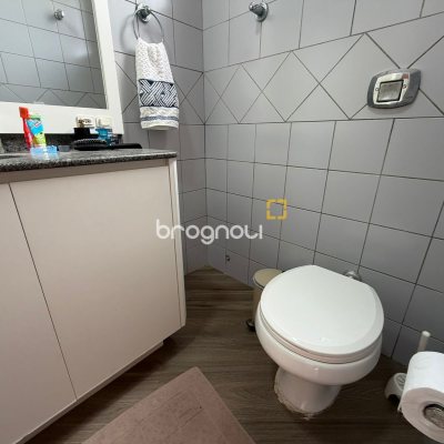 Apartamento com 75m², 2 quartos (sendo 1 suíte), 1 garagem, no bairro Praia Brava em Florianópolis