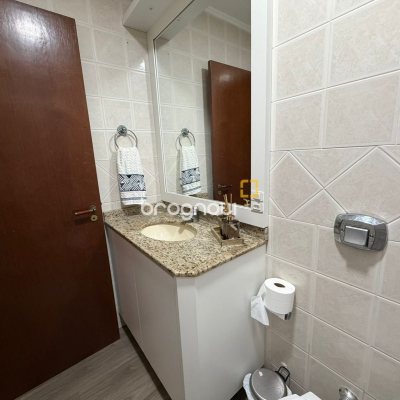 Apartamento com 75m², 2 quartos (sendo 1 suíte), 1 garagem, no bairro Praia Brava em Florianópolis