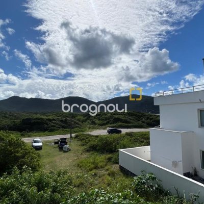 Apartamento com 63m², 2 quartos (sendo 1 suíte), 2 garagens, no bairro Pântano do Sul em Florianópolis