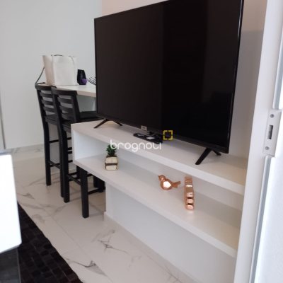 Apartamento com 57m², 2 quartos (sendo 1 suíte), 1 garagem, no bairro São João do Rio Vermelho em Florianópolis