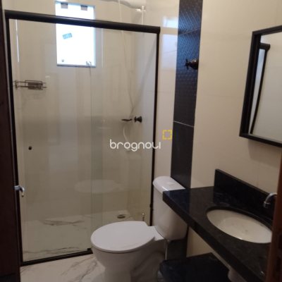 Apartamento com 57m², 2 quartos (sendo 1 suíte), 1 garagem, no bairro São João do Rio Vermelho em Florianópolis