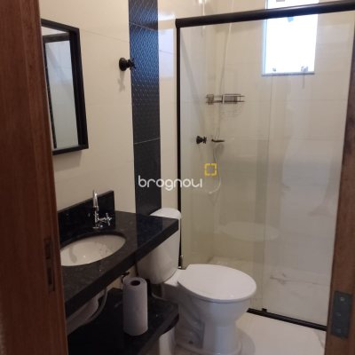Apartamento com 57m², 2 quartos (sendo 1 suíte), 1 garagem, no bairro São João do Rio Vermelho em Florianópolis