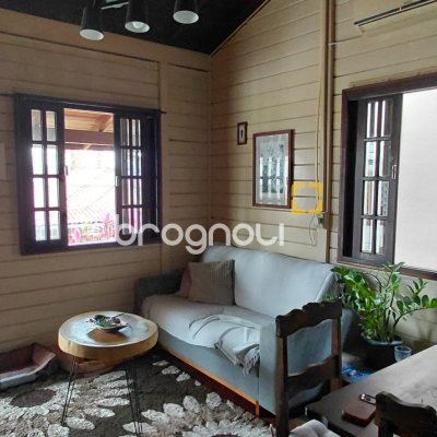 Casa com 79m², 2 quartos, 1 garagem, no bairro Centro em Florianópolis