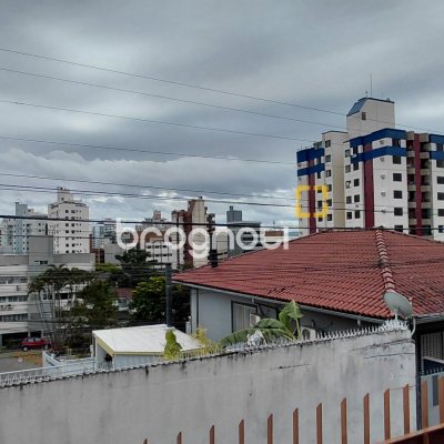 Casa com 79m², 2 quartos, 1 garagem, no bairro Centro em Florianópolis