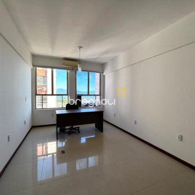 Sala com 25m², no bairro Centro em Florianópolis