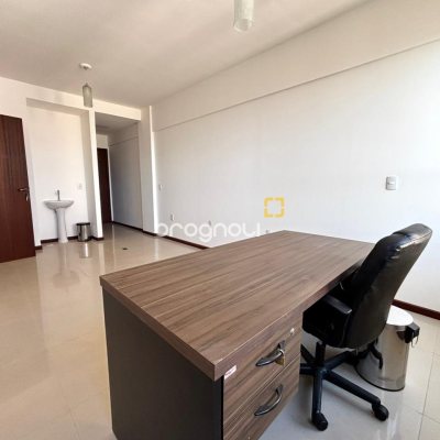 Sala com 25m², no bairro Centro em Florianópolis