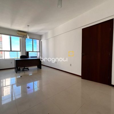 Sala com 25m², no bairro Centro em Florianópolis