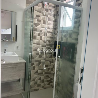 Apartamento com 66m², 2 quartos (sendo 2 suítes), 1 garagem, no bairro Ingleses do Rio Vermelho em Florianópolis