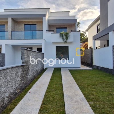 Casa com 103m², 3 quartos (sendo 2 suítes), 2 garagens, no bairro São João do Rio Vermelho em Florianópolis