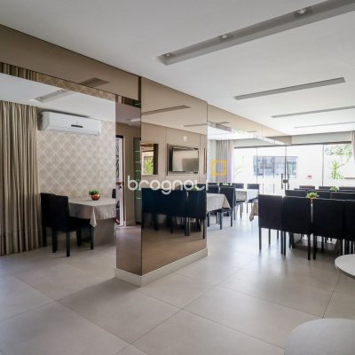 Apartamento com 109m², 3 quartos (sendo 1 suíte), 1 garagem, no bairro Centro em Florianópolis